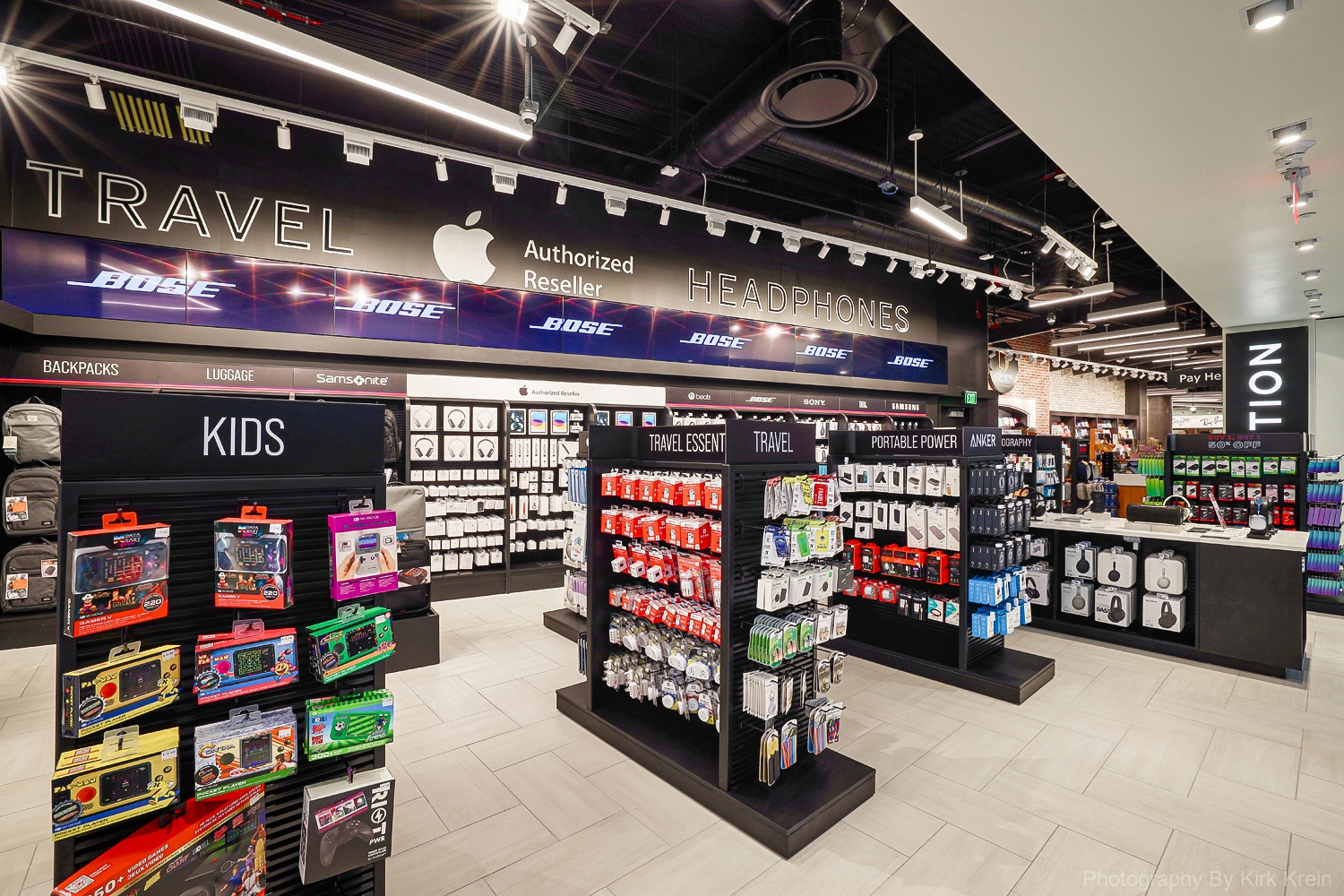 1_Retail-Store-Interior-at-PHX-Sky-Harbor-Terminal-4-by-Kirk-Krein-Architectural-Photographer-copy